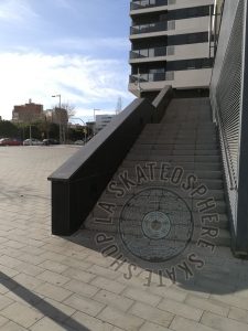 Ledge skate spot